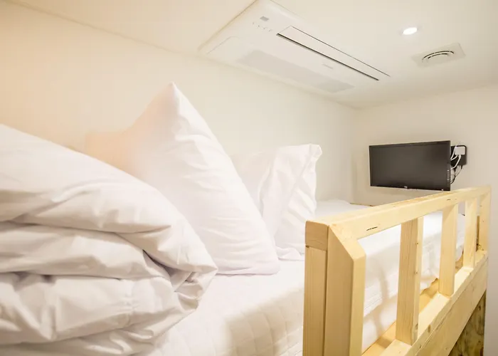 Step Myeongdong 1 Albergue *