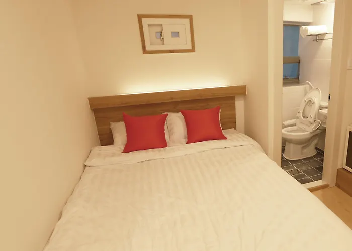 Step Myeongdong 1 Albergue *